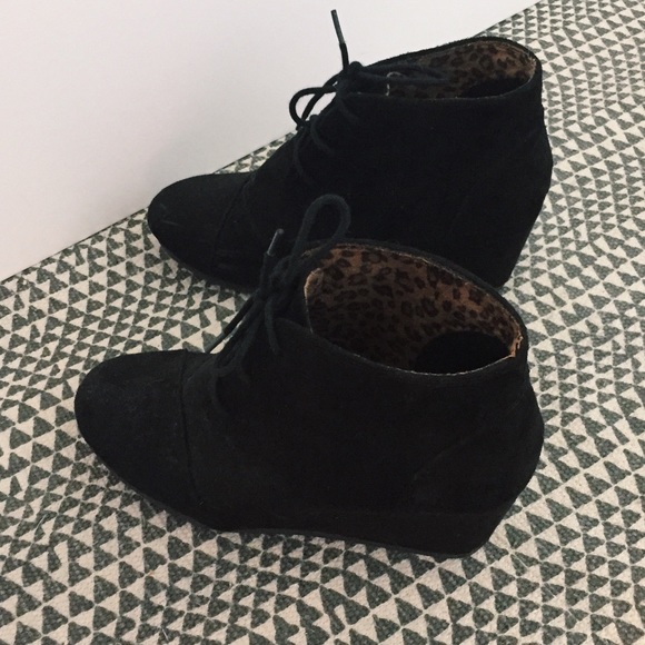 Cityclassified Shoes - Black Wedge Booties